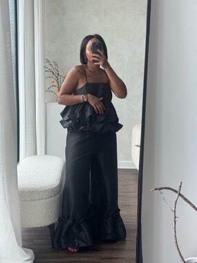 Black Ruffle Wide-Leg Pants (L)